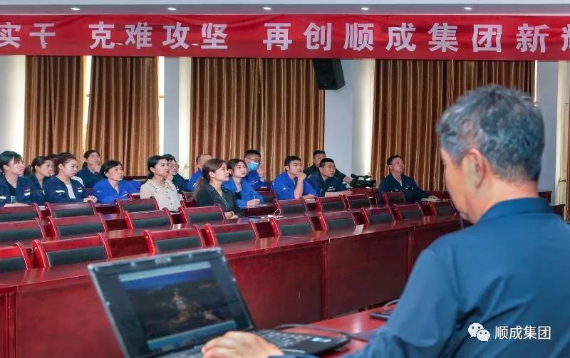 河南OB视讯集团进行通讯员摄影技术培训班